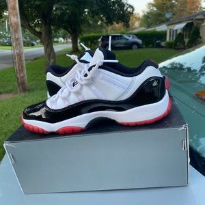 Retros 11 size 5.5 worn only 3-4 times !